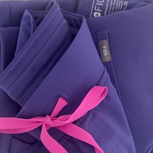 FIGS SCRUBS HIGH WAIST- NEW